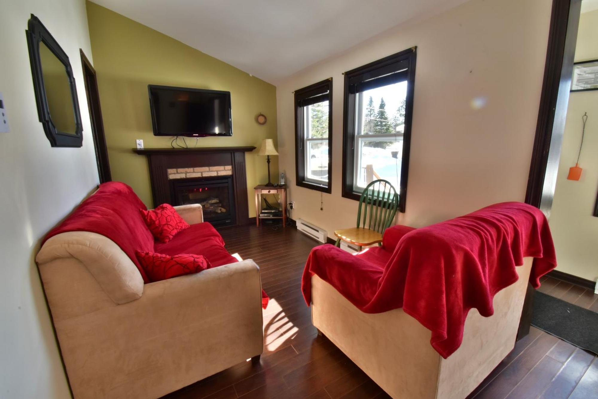 Emme Chalets Sainte-Lucie-de-Doncaster Ngoại thất bức ảnh