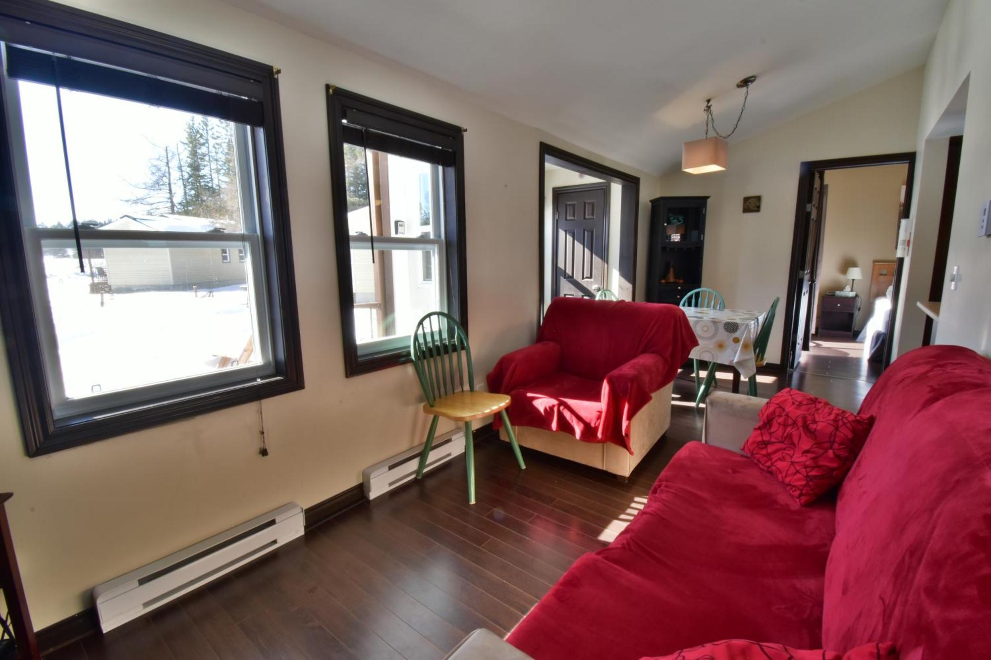 Emme Chalets Sainte-Lucie-de-Doncaster Ngoại thất bức ảnh