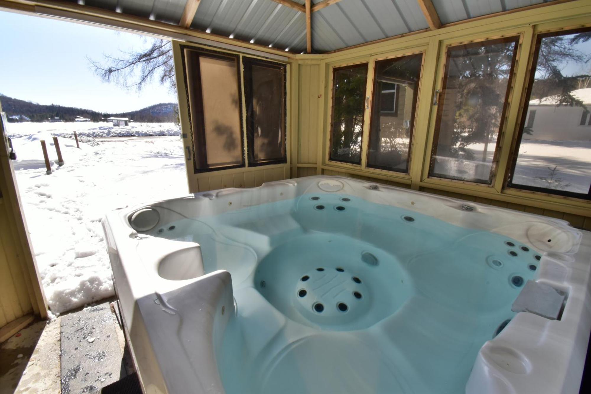 Emme Chalets Sainte-Lucie-de-Doncaster Ngoại thất bức ảnh