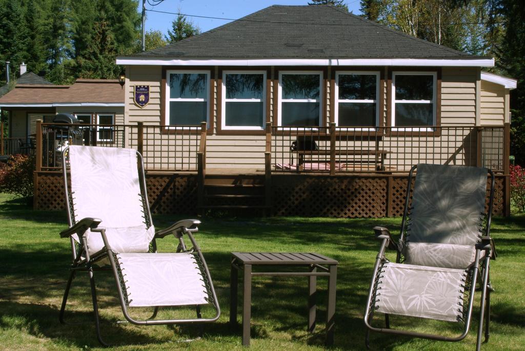 Emme Chalets Sainte-Lucie-de-Doncaster Phòng bức ảnh